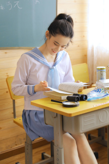 新任女教师在线播放